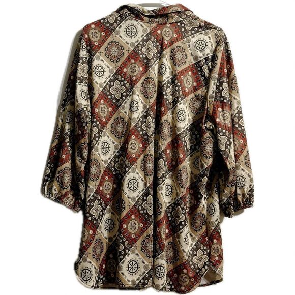 Geometric Patterned Tunic Top - Picture 2 of 3
